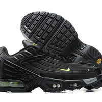 NIKE AIR MAX PLUS 3 TN - BLACK VOLT / 021442